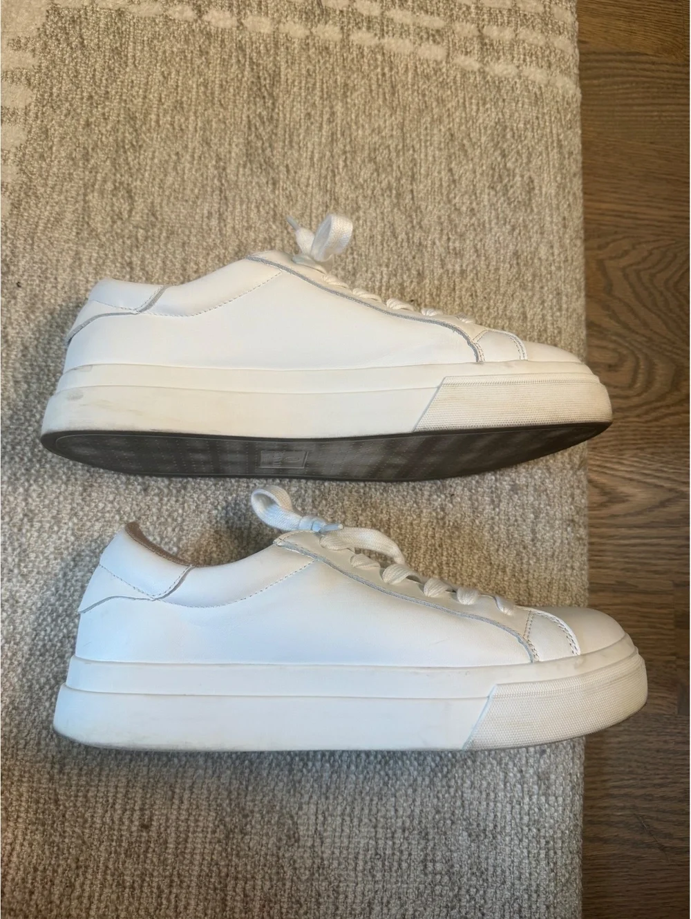 Blondo Women's White Leather Waterproof Sneakers